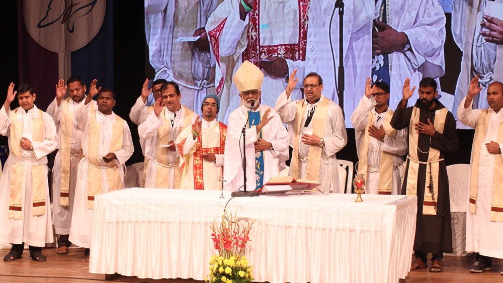 Young People Of Bombay Archdiocese In “Synodgy” With Rome Synod ...